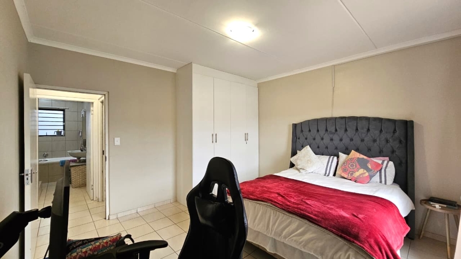 To Let 2 Bedroom Property for Rent in Burgundy Estate Western Cape